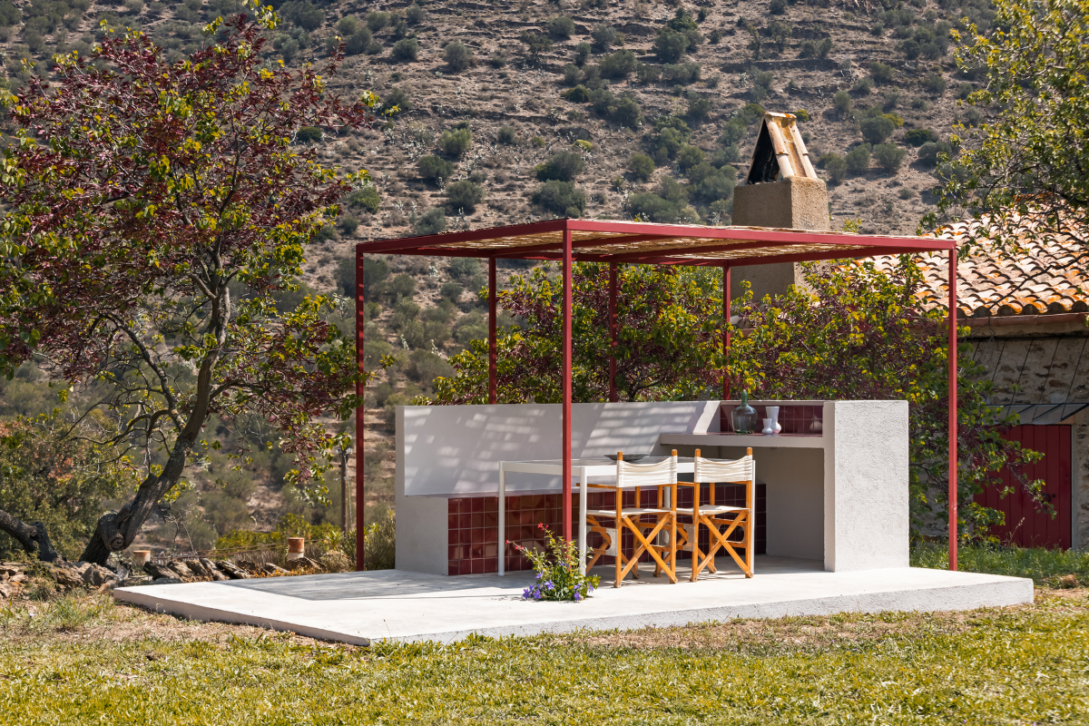Rai Pinto proyecta dos apartamentos vacacionales en Mas Estela, una antigua bodega en Cap de Creus
