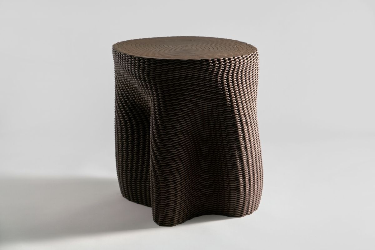 Patricia Urquiola y Andreu World diseñan el taburete Valencia Stool para recaudar fondos para los afectados por la dana