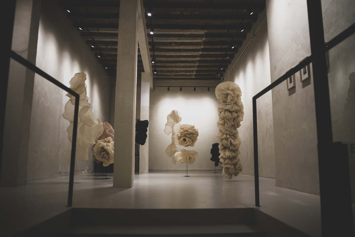 ELIURPI recrea la belleza del Mediterráneo en ESCAT Gallery